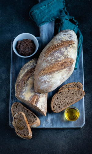 Laib Brot Stefano Cavada